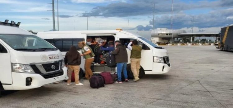 Tras operativo en Puebla; encuentran a 19 migrantes en un autobús de turismo