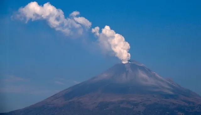 Disminuye a Fase 2 el semáforo de alerta volcánica por la actividad de Popocatépetl