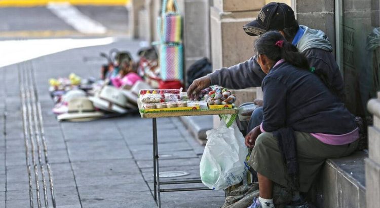 Uno de cada dos habitantes de Puebla se encuentra en pobreza laboral