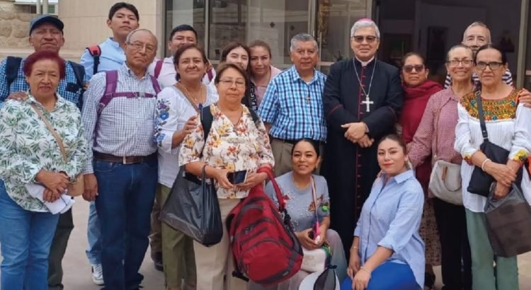 Regresan a Puebla 17 peregrinos que estaban varados en Israel