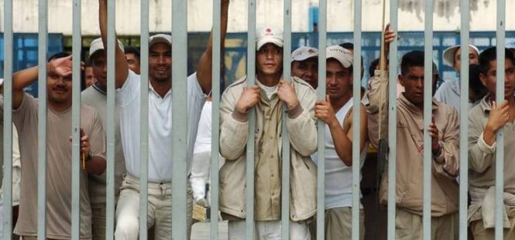 Centros penitenciarios de Puebla presentan sobrepoblación