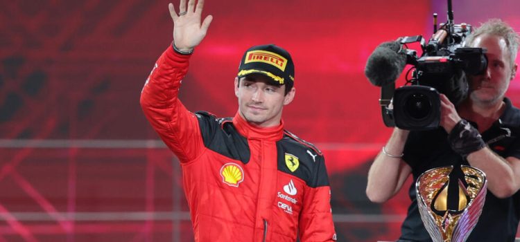 Charles Leclerc renueva con Ferrari