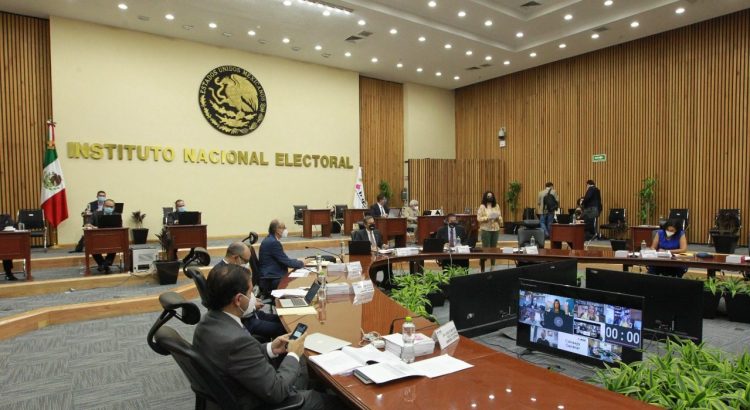 INE ordena a AMLO y Samuel García eliminar publicaciones de redes sociales
