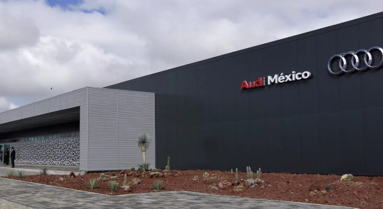 Puebla: Trabajadores rechazan el aumento salarial de Audi del 4.3% y lo consideran una “burla”