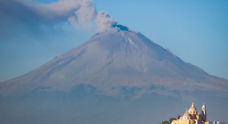 Continuará la caída de ceniza en Puebla y San Martín Texmelucan