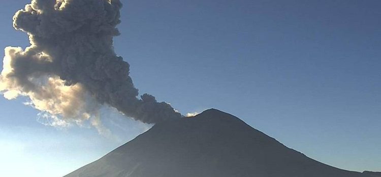Detectan 19 exhalaciones en el volcán Popocatépetl