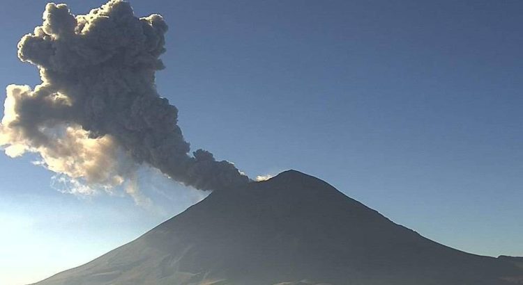 Detectan 19 exhalaciones en el volcán Popocatépetl