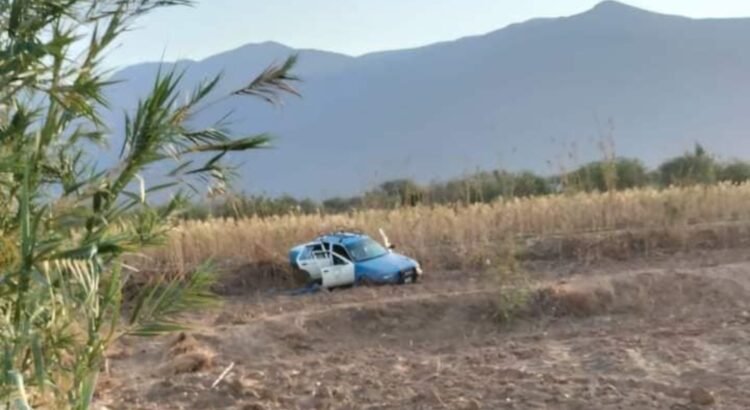 Locutor de radio comunitaria en Puebla fue encontrado muerto en su vehículo