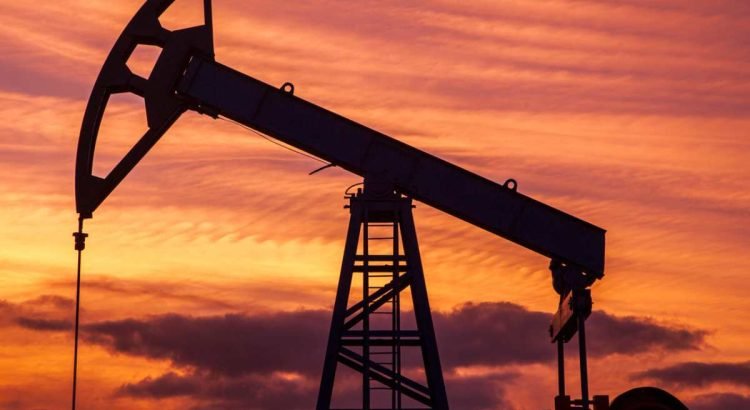 Evalúan petroleras privadas su permanencia en México ante la falta de oportunidades