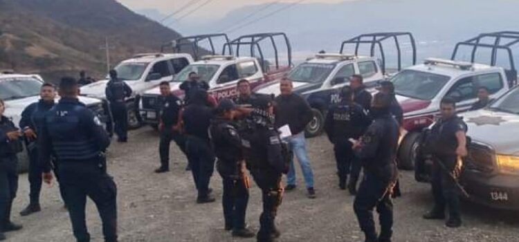 Policías salvan a vendedores de ser linchados en Puebla; fueron confundidos con “roba niños”