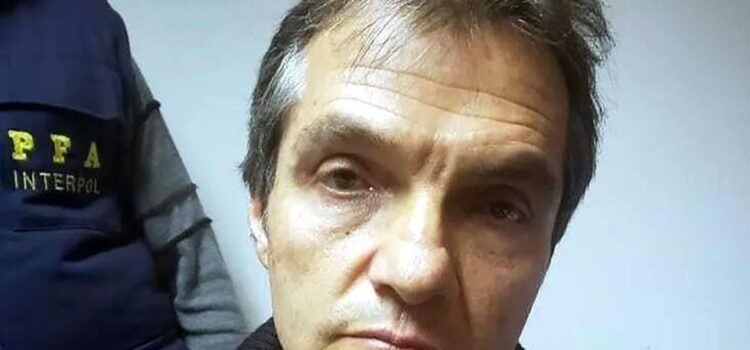 Suspenden «ficha roja» de Interpol contra Carlos Ahumada