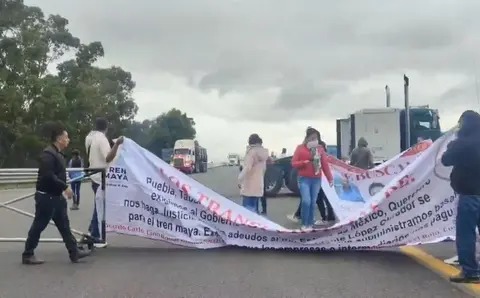 Transportistas Unidos bloquearon la autopista Puebla-Veracruz