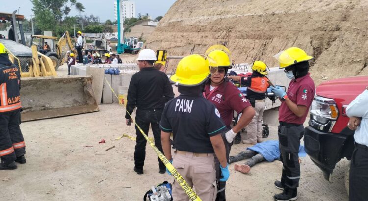 Mueren sepultados dos trabajadores en una obra de Puebla