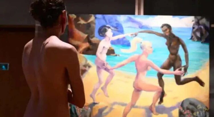 Museo inaugura exposición a la que hay que acudir desnudos