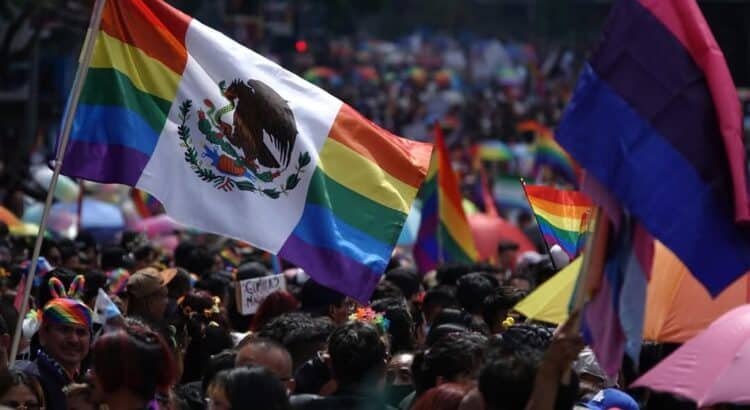 Comunidad LGBT+ en Puebla se ampara por omisión en presupuesto