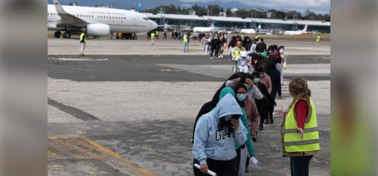Aumenta demanda de asesoría jurídica a migrantes poblanos en EE. UU