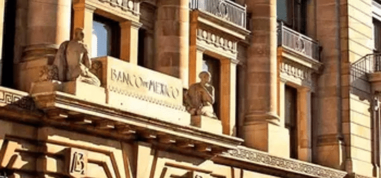 Banxico advierte posible recesión económica en México durante 2025