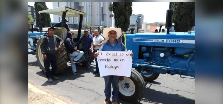 Bloqueos por IEPS colapsan vialidades en Puebla