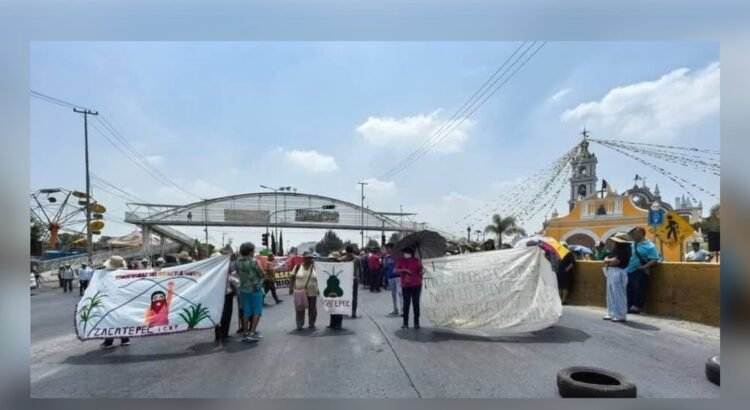 Más de 30 horas de bloqueo por pueblos originarios en Puebla