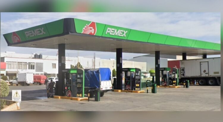 Gasolineras en Puebla limitan venta de gasolina por fallas en distribución