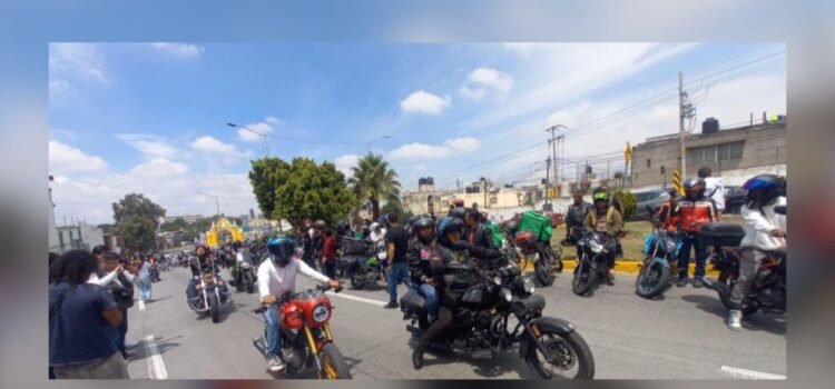 Motociclistas protestan contra la “ley chaleco” en Puebla