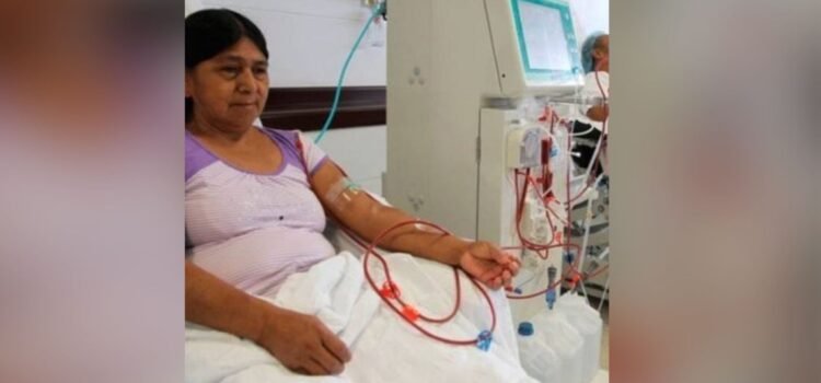 A pesar de acuerdos, 100 pacientes siguen sin hemodiálisis en Puebla A pesar de acuerdos, 100 pacientes siguen sin hemodiálisis en Puebla