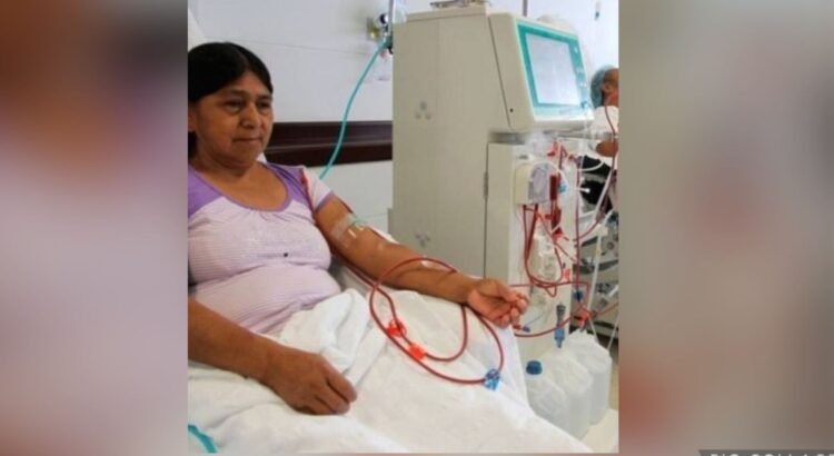 A pesar de acuerdos, 100 pacientes siguen sin hemodiálisis en Puebla 