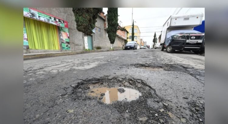 Abandono municipal histórico provoca crisis vial en Puebla; argumenta Alejandro Armenta