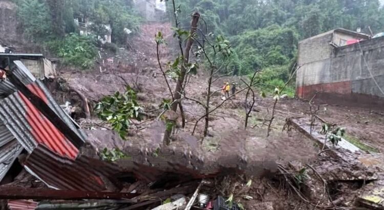Reubicación de familias, prioridad tras lluvias en Huauchinango