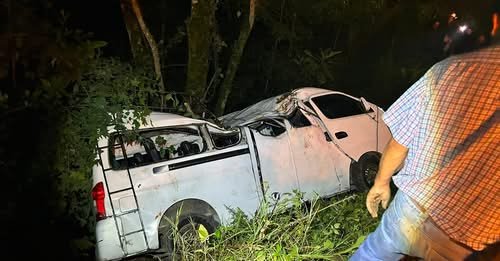 Asalto a autobús termina con 17 lesionados en la Sierra Norte