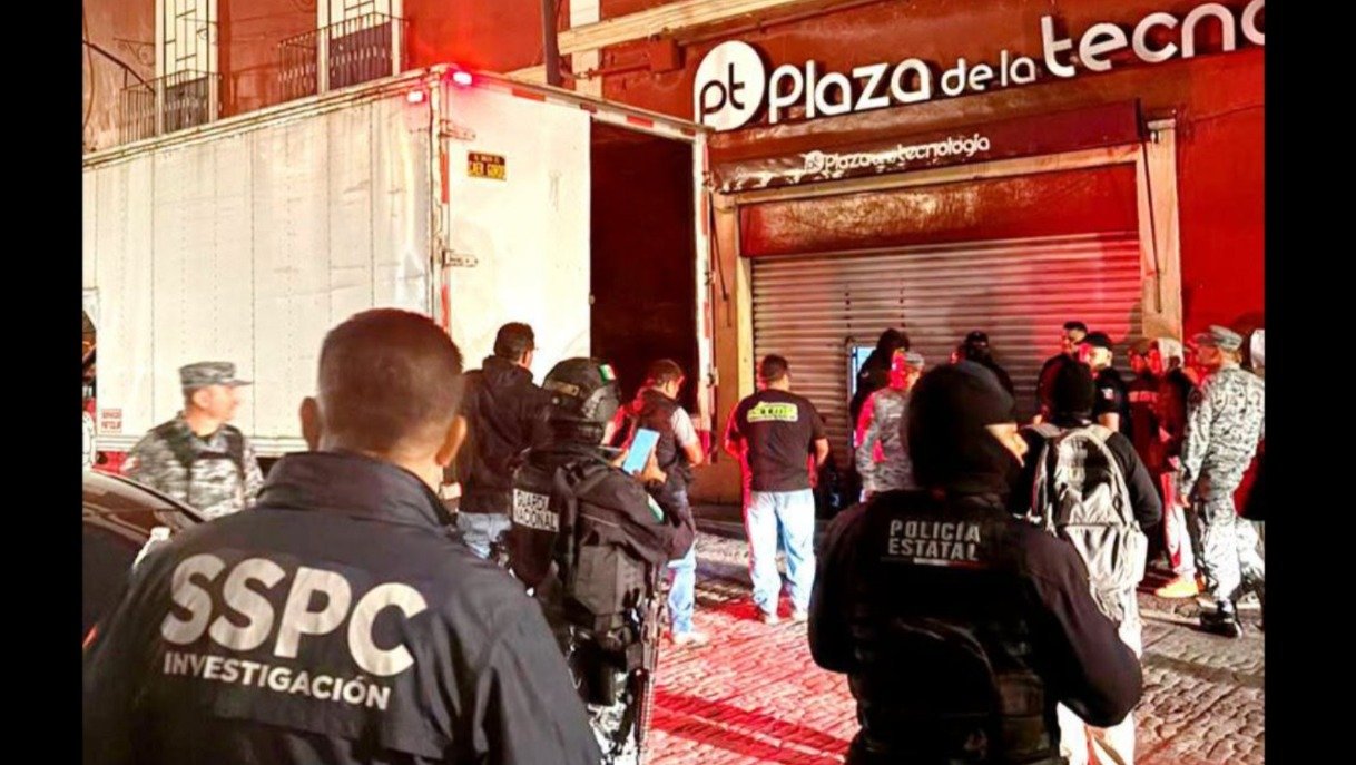 Clausuran 14 locales de la Plaza de la Tecnología en operativo federal en Puebla