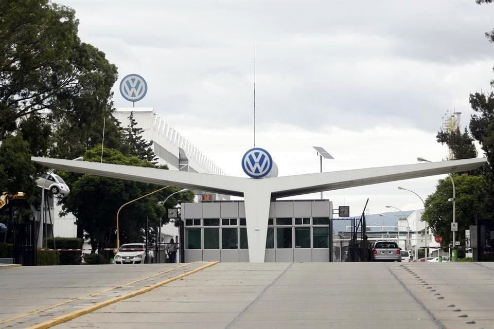 Volkswagen frena huelga en Puebla; trabajadores aún deben aprobar acuerdo